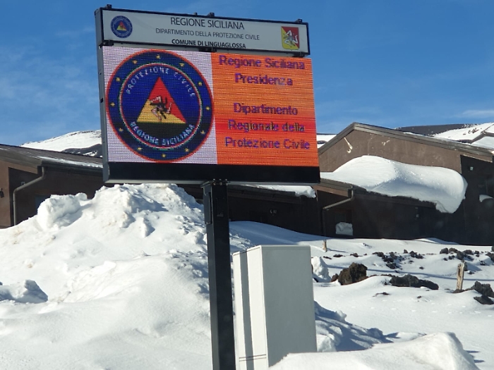 Escursioni sull'Etna in maggiore sicurezza con pannelli informativi luminosi
