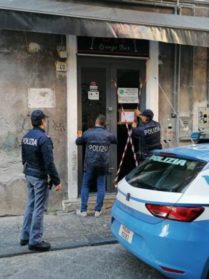 Catania, Bar aperto nonostante i divieti: la Polizia lo chiude