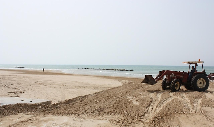 Non si sa quando si potrà andare al mare, ma si pensa alla bonifica delle spiagge