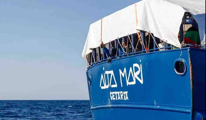 La Aita Mari approda ad Augusta, a bordo ha 50 migranti