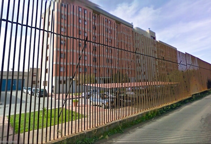 Augusta, detenuti con telefonini in cella: sequestrati