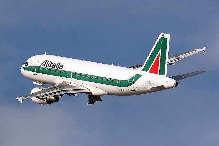 Alitalia cancella i voli con l'aeroporto di Trapani nonostante i biglietti venduti