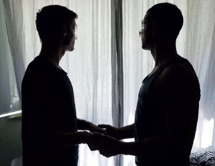 Catania, minacce ai vicini gay: arrestato per stalking condominiale