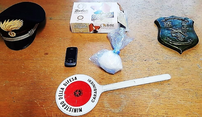 Palagonia, sotto il sedile dell'auto una pietra di cocaina di 90 grammi