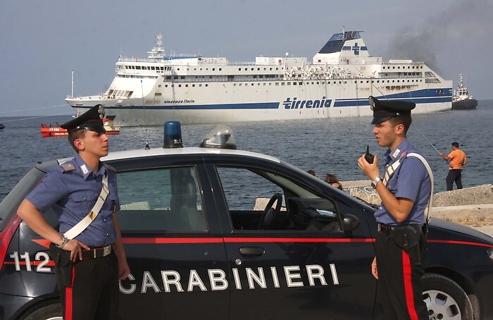 Marittimo cade da traghetto Tirrenia: ritrovato vivo al largo di Palermo