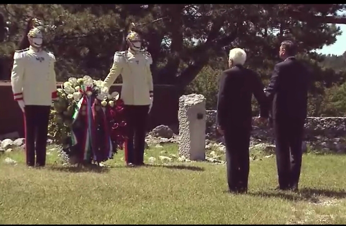 Foibe, Mattarella e Pahor l'omaggio alle vittime tenendosi per mano