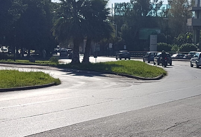 Catania: "torna indietro" senza segnaletica alla circonvallazione
