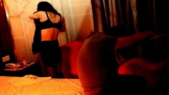 Coronavirus, Razza: «Stiamo dando la caccia ai clienti della escort di Modica»