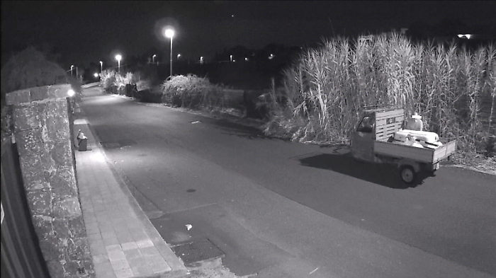 Aci Catena (CT): vasca da bagno "scaricata" nel cuore della notte