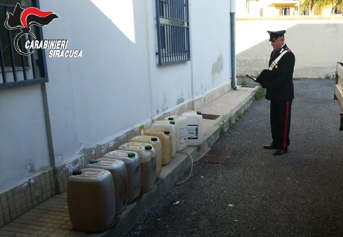 Augusta, entra in una raffineria e tenta di rubare 2 mila litri di gasolio