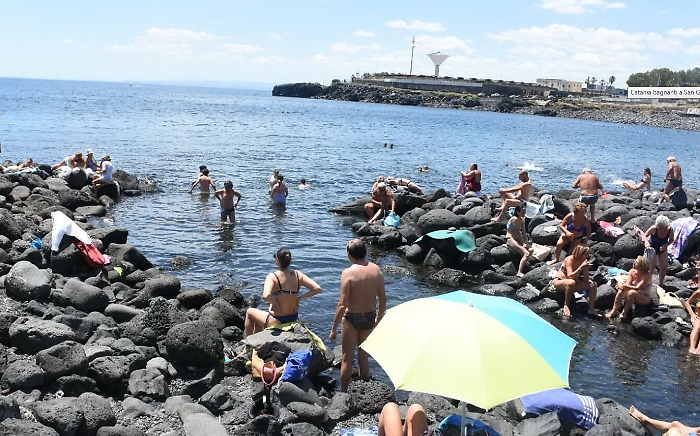 Catania, malore durante il bagno a San Giovanni li Cuti: muore 63enne