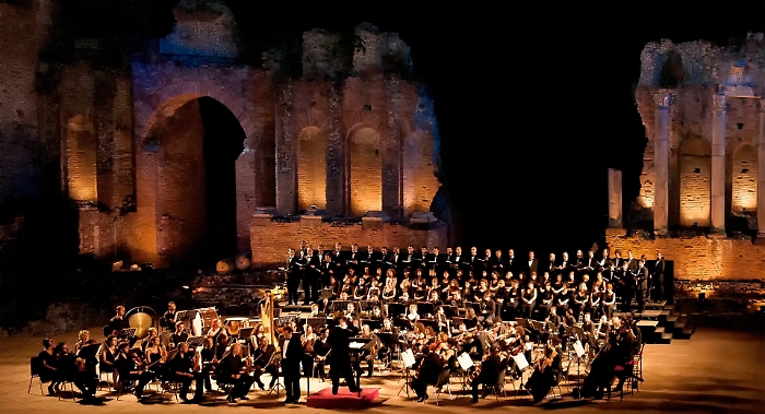 Domani a Zafferana ritorna la grande lirica con una maratona musicale all’anfiteatro Borsellino