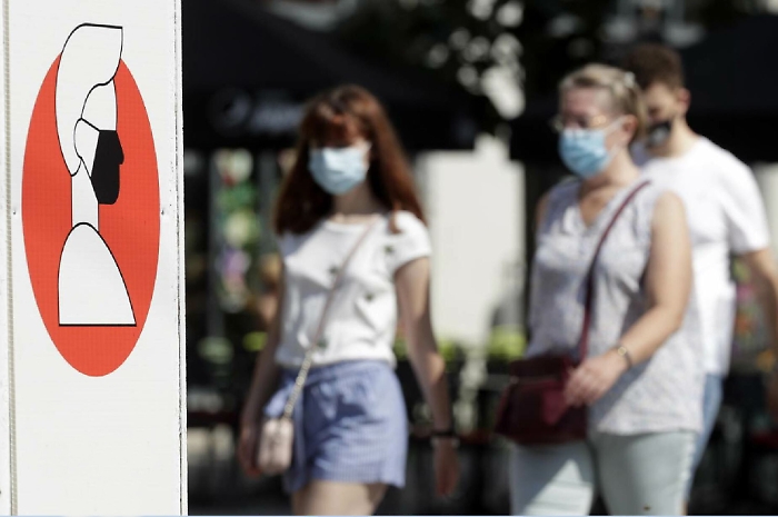 Da domani obbligo di mascherina all'aperto anche in Sicilia: ecco quando