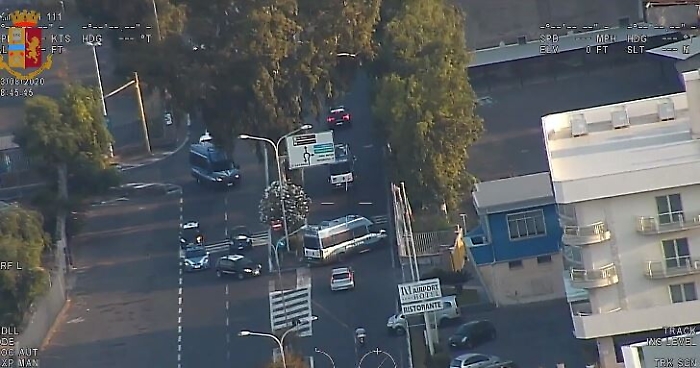 La polizia passa a setaccio Librino Spariti i pusher dopo la sparatoria