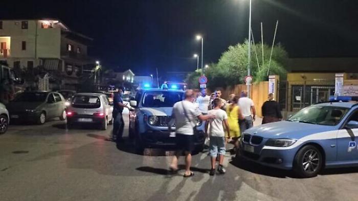 Fa delle avances ad un ragazzo in compagnia della sua fidanzata: picchiata