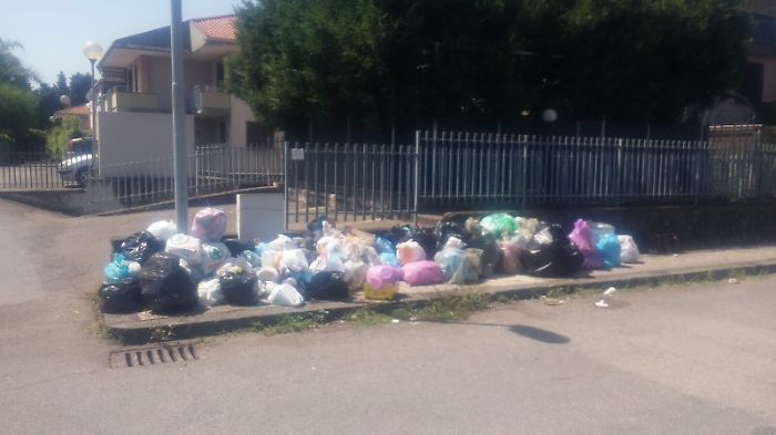 Mascali (CT), complesso Blue Garden: l'inciviltà dei vacanzieri