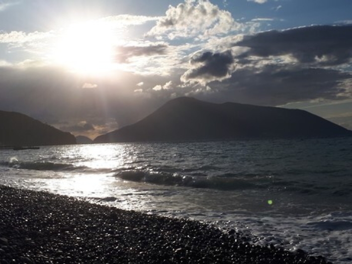 Alle Eolie feste in mega ville per aggirare divieti discoteche: denunce