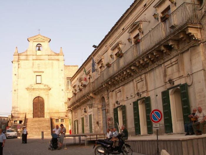 Monterosso, il Pd: "Quel bando per 4 assunzioni al Comune &egrave; sospetto. Fate chiarezza"