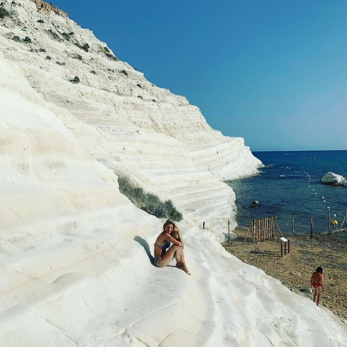 Scala dei Turchi, le scuse di Michelle Hunziker: «Non sapevo fosse sequestrata»