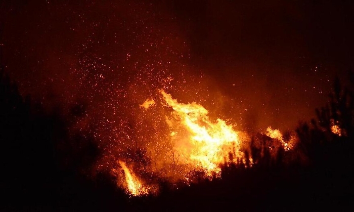 Ancora incendi in Sicilia: vasto rogo a Lipari, anche questo &egrave; doloso