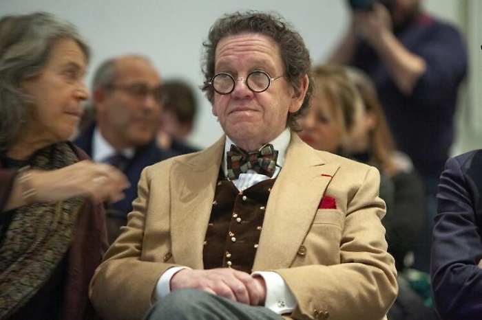 Morto Philippe Daverio, il critico d'arte della polemica sui "cannoli a canne mozze"