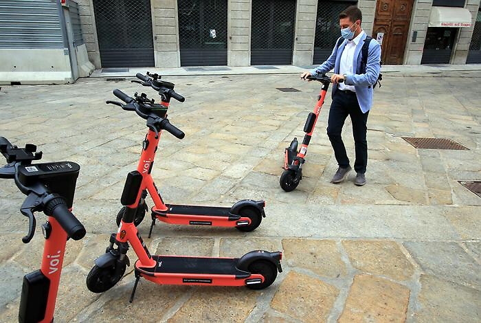 Monopattino sharing a Palermo: Comune delibera servizio