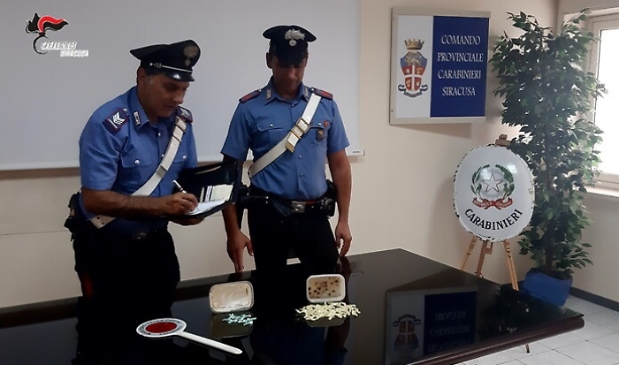 Siracusa, in via Italia lo spaccio non si ferma: sequestrate 92 dosi di cocaina