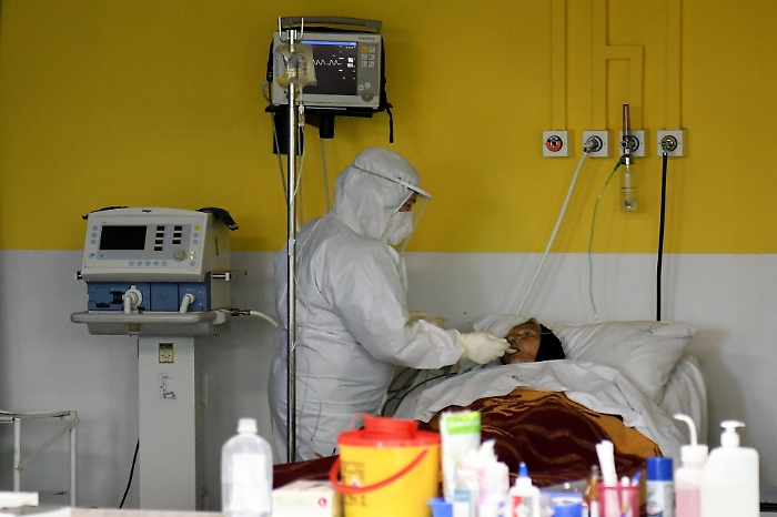 Virus,  ricoveri raddoppiati in 7 giorni:
 la Sicilia si prepara alla seconda ondata