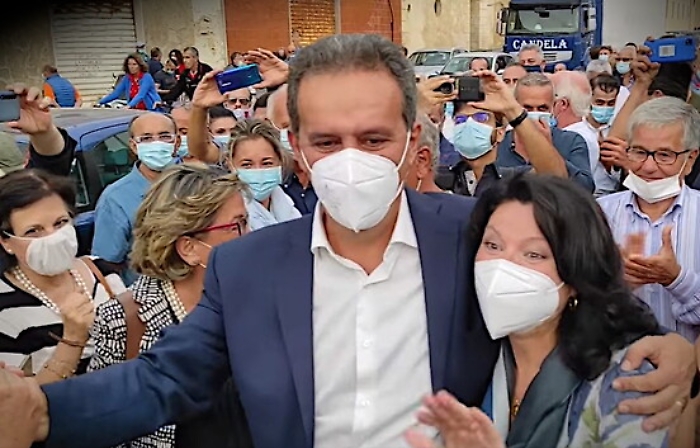 Amministrative: a Marsala la rivincita di Massimo Grillo, festa per il neo sindaco