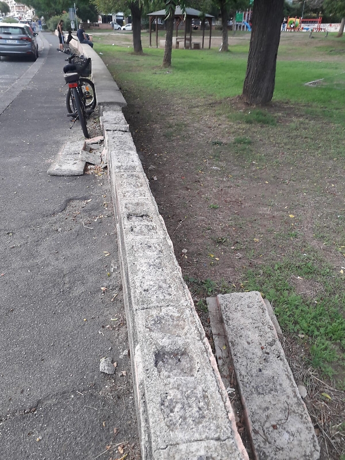 Catania: mura di cinta vandalizzate in via Medaglie d'Oro