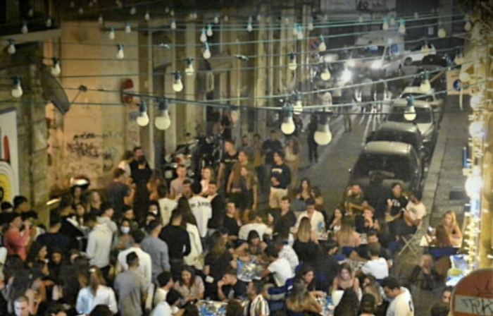 Catania, misure anti movida: stop alla vendita di cibi da asporto dopo le 23