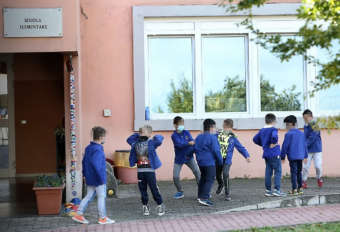 A Lampedusa positivi al coronavirus due insegnanti e quattro alunni