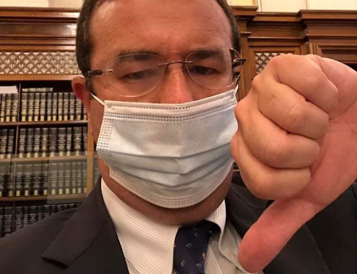 La Lega in Sicilia fa fatica, ma Candiani resiste: «Non mi dimetto»