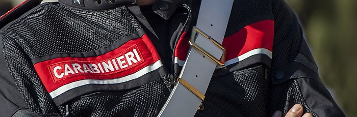 Catania, si ferisce alla mano con pistola giocattolo modificata: arrestato