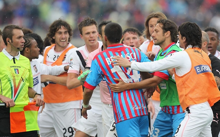 Palermo- Catania, l'ultima volta in campo il Papu, Ilicic e Dybala e finì pure con una rissa