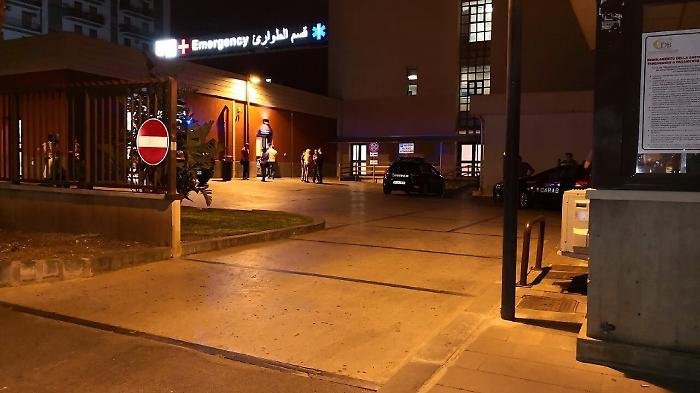 Covid: paziente muore in ospedale a Palermo, parenti tentano di sfondare la porta