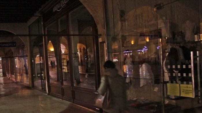 Trapani, vetrine spente per dire no alla zona arancione