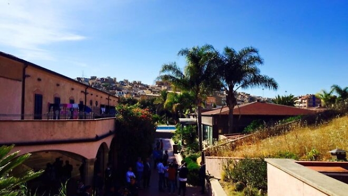 Migranti, nuova fuga dal centro Villa Sikania