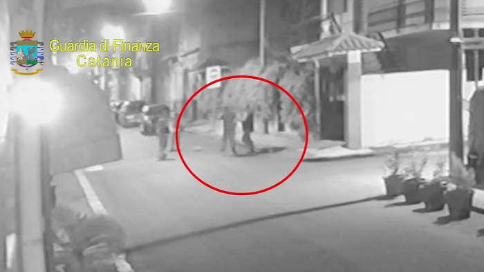 Violenze inaudite contro i suoi debitori, arrestato il pregiudicato “Peppe Castelmola”