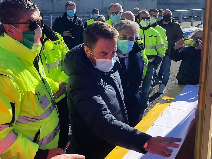 Cancelleri apre un nuovo tratto della Ss640: percorribili altri 7 km