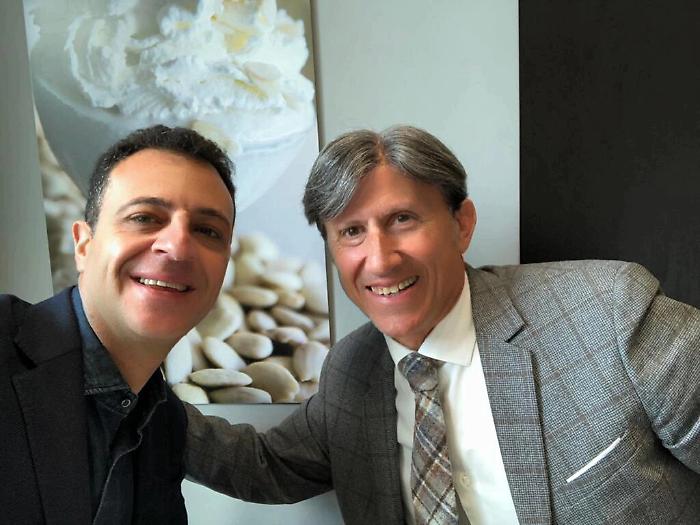 a destra Anastasio Carr&agrave;