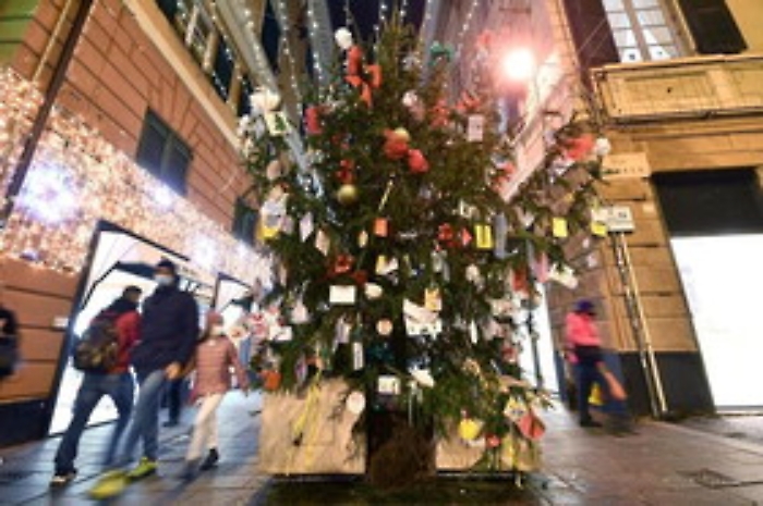 Covid, l'Italia torna arancione fino a Capodanno: cosa riapre e come ci si può muovere