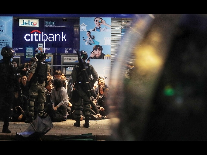 Hong Kong: polizia, circa 400 arresti