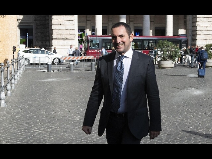 Coronavirus, Serie A in tv e in chiaro? Spadafora lo ha chiesto a Lega calcio e Figc