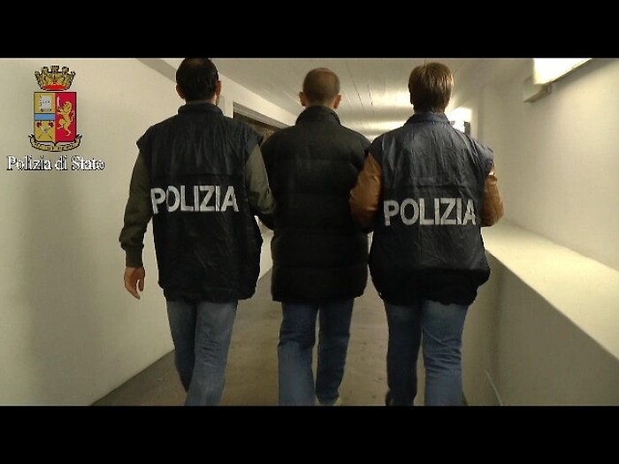 Presidente comunit&agrave; minori molestava