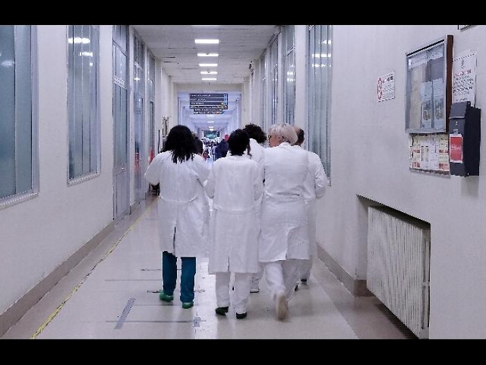 Morta madre che rinunci&ograve; cure per figlio