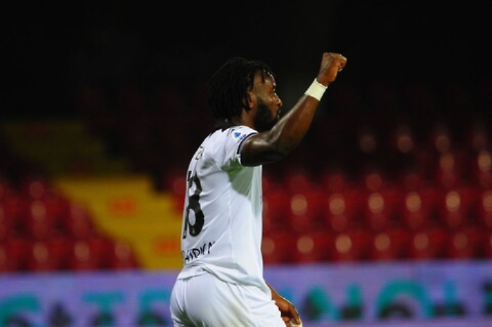 Spezia-Sampdoria 2-1, Nzola decide su rigore il derby ligure