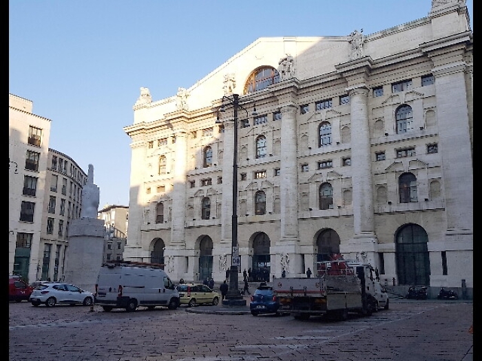 Borsa: Milano chiude in rialzo di 0,19%