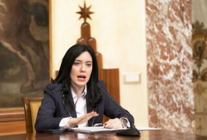 Ponte sullo Stretto, caso scoppia nel M5S. Azzolina: «Fuori luogo parlarne»