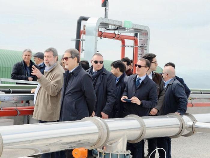 Musumeci a Enna, &laquo;In funzione la discarica di Cozzo Vuturo e 50 milioni da investire nella rete viaria&raquo;